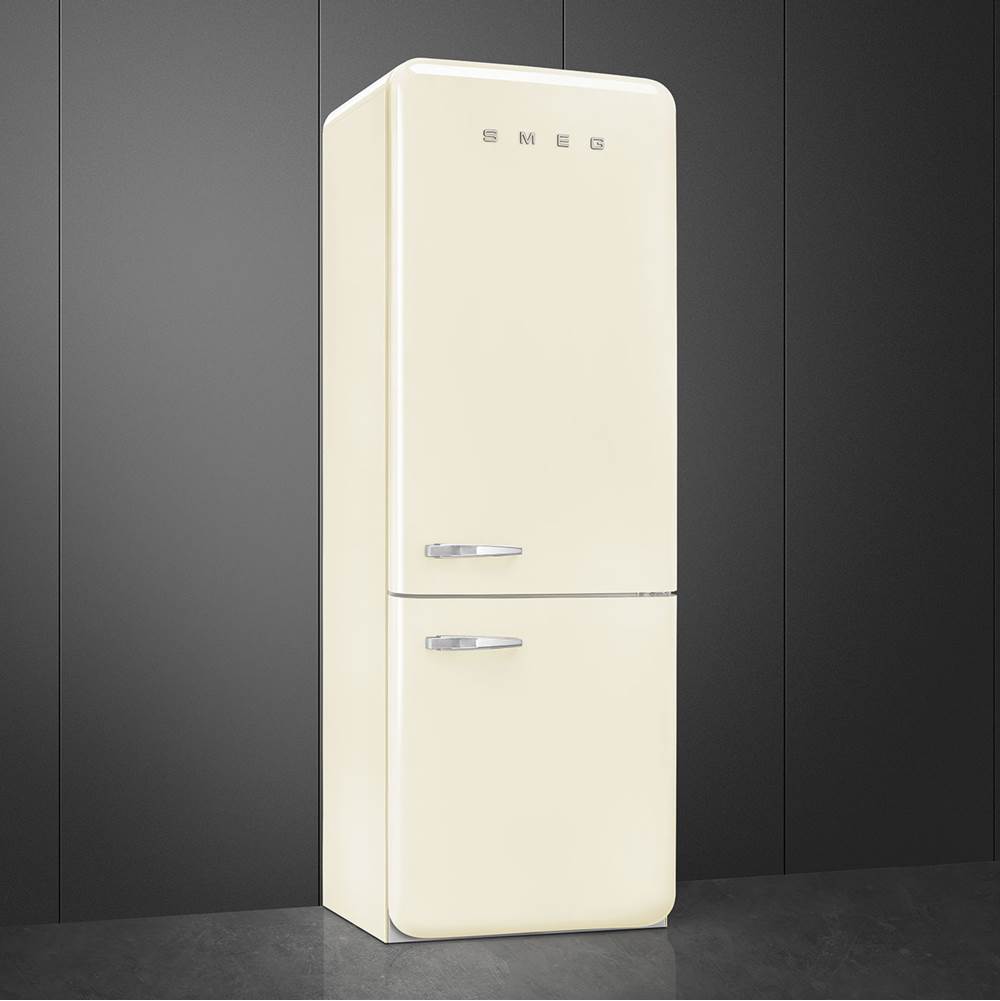 FAB38 Retro 70cm Refrig w/ Bottom Freezer. 18 cu ft. Black. Right Hinge