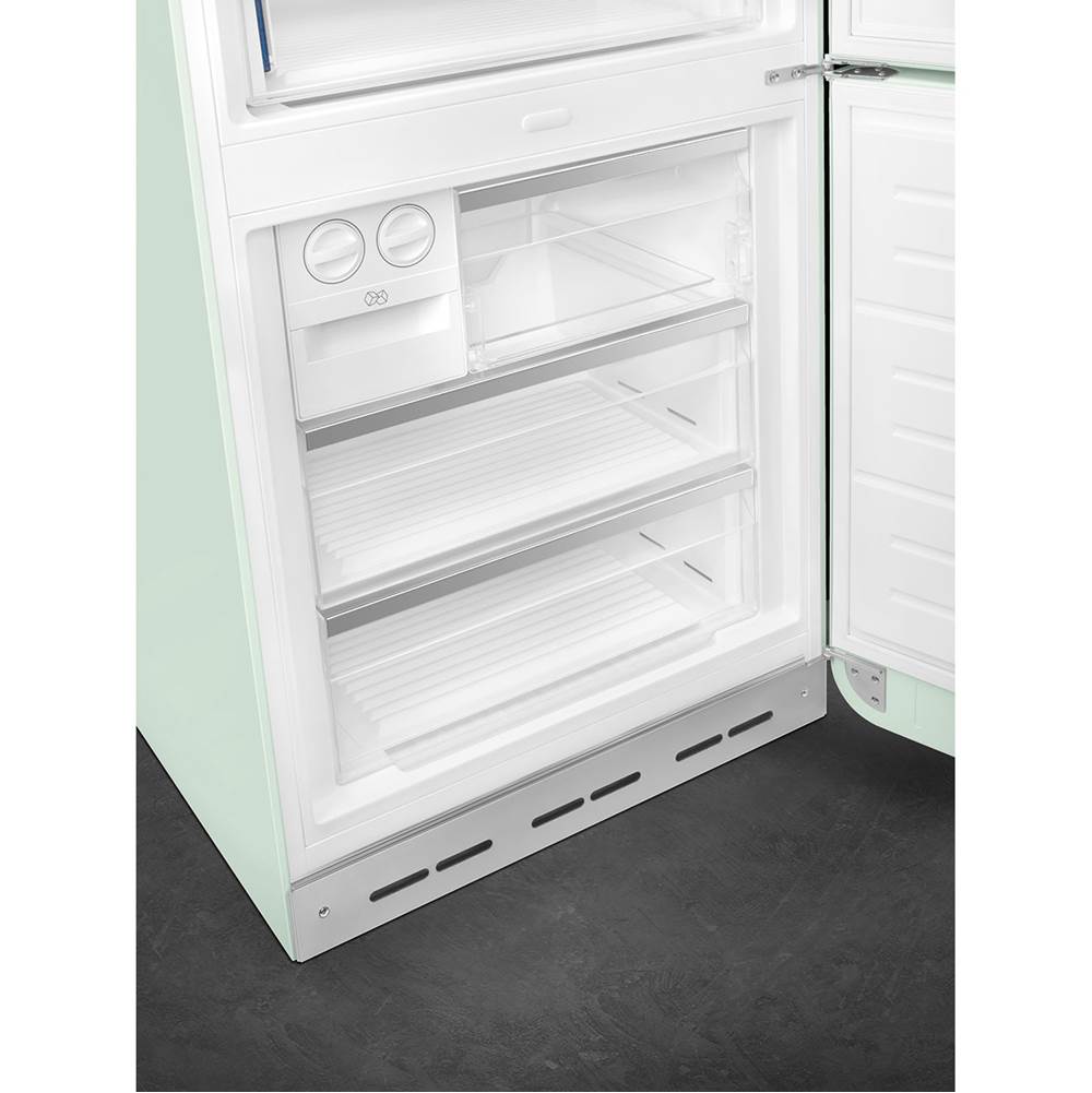 FAB38 Retro 70cm Refrig w/ Bottom Freezer. 18 cu ft. Black. Right Hinge