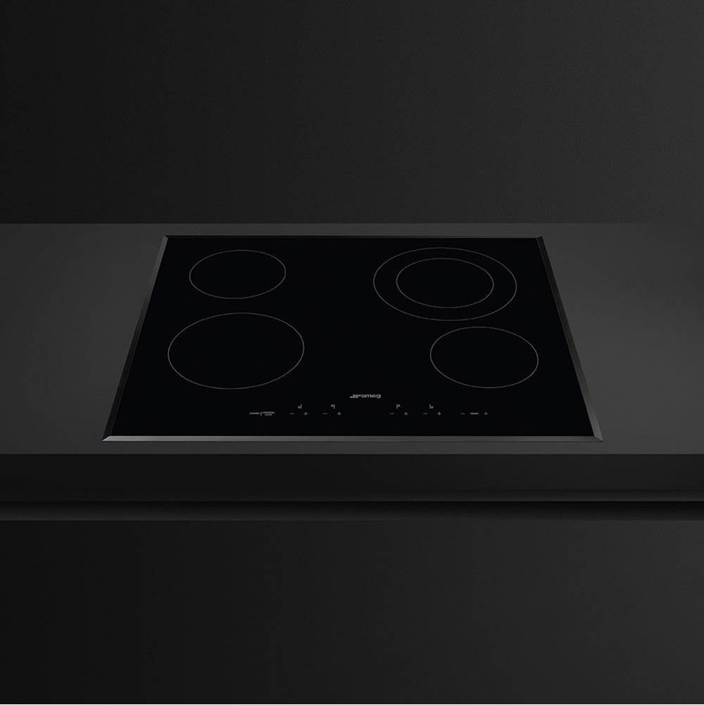 60 cm (24'') Ceramic Electric Cooktop. 4 Zones. Beveled Edges. Black