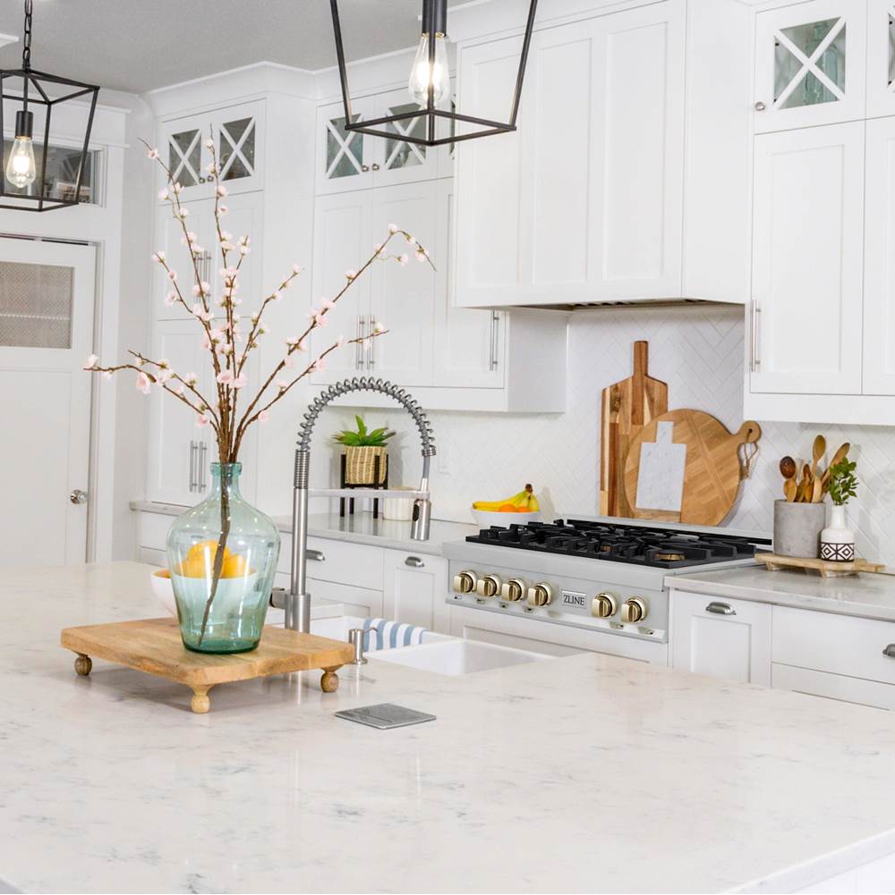 Autograph Edition 36'' Porcelain Rangetop with 6 Gas Burners in Stainless Steel and Champagne Bronze Accents