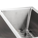 Cortina 33'' Undermount Double Bowl Sink in Stainless Steel