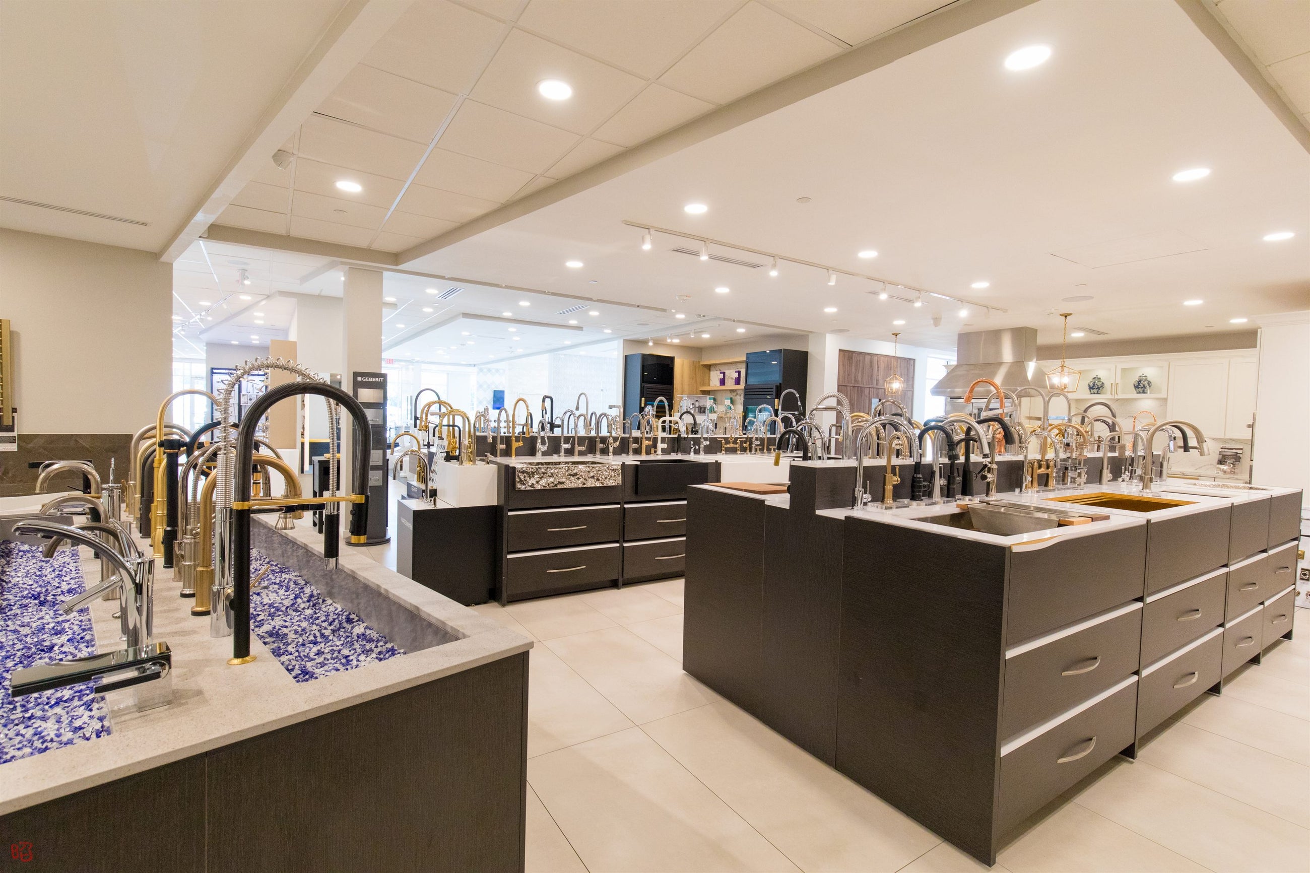 Faucet and sink galleries on the Galleria floor